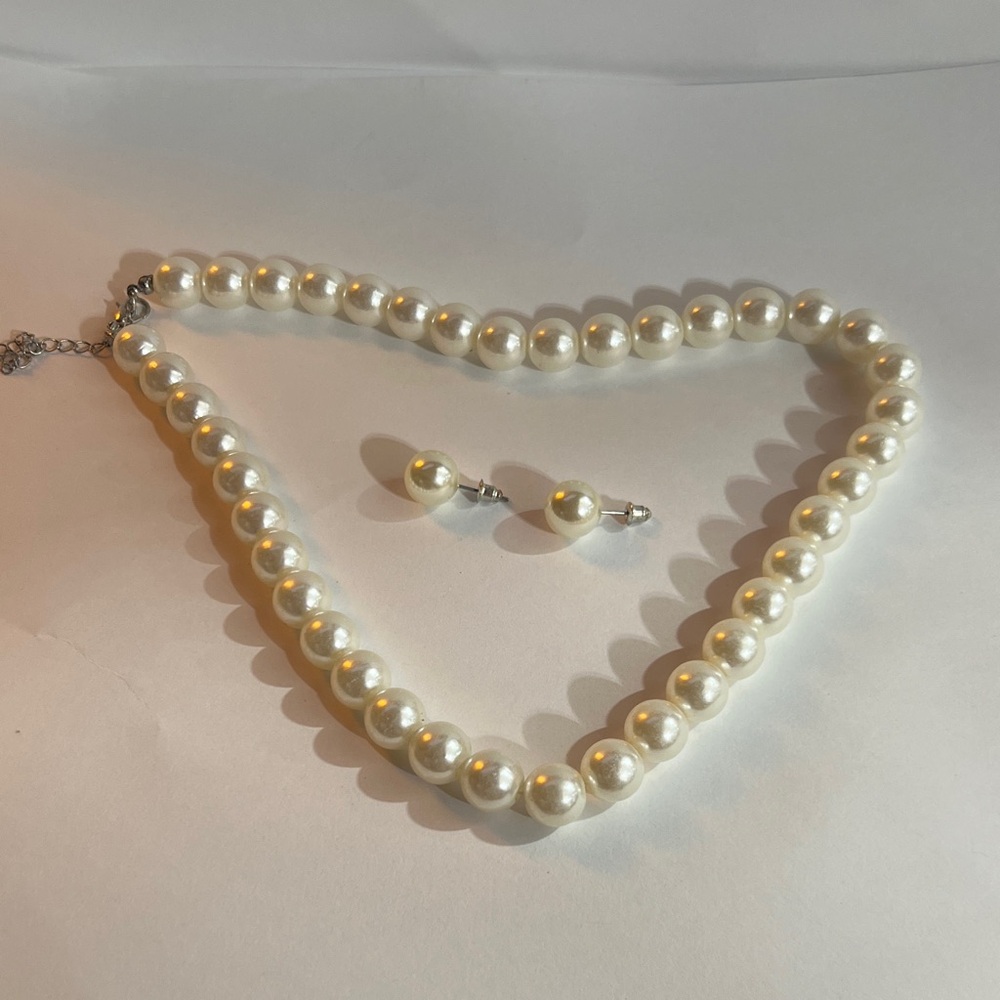 Classic White Pearl Necklace and Earring Set